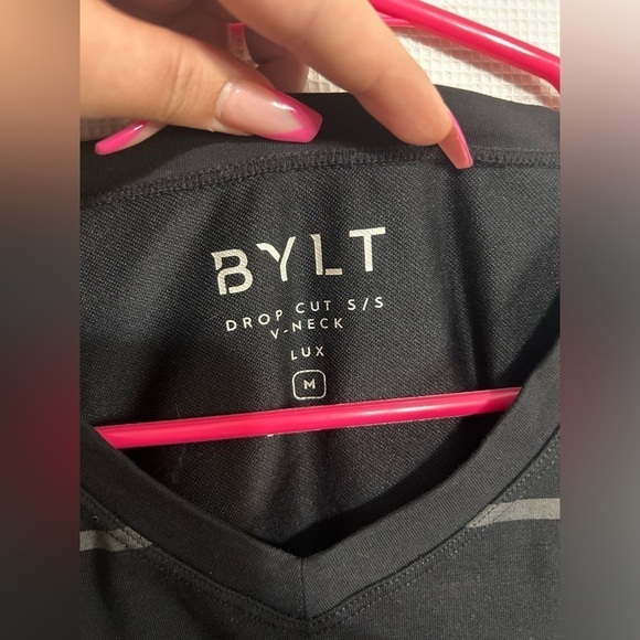 Men’s BYLT drop cut v neck lux tee shirt - Picture 5 of 5